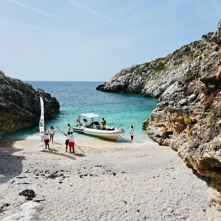 Center Aparthotel 3*